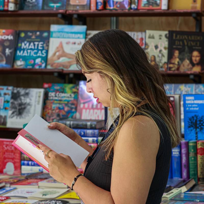 Según estudios, leer ejercita el cerebro ya que despierta las vías neuronales y activa la memoria. FOTO Manuel Saldarriaga