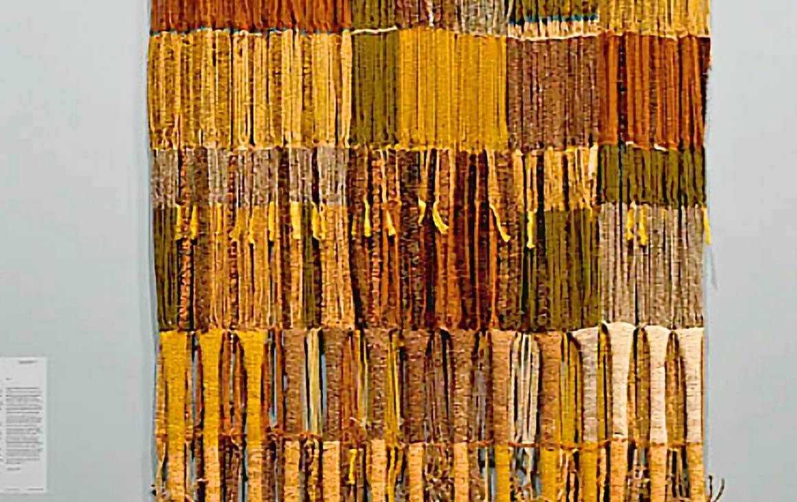 El arte de Olga de Amaral dialoga con la artesanía y con las posiciones vitales y estéticas de la vanguardia latinoamericana.