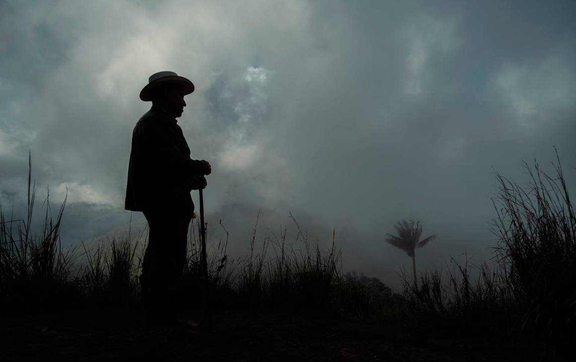 Desde hace cuarenta años Genaro Rodríguez Bustos vive en el cráter del Machín. Sin embargo, a pesar de tener papeles de propiedad del terreno, la justicia ha dicho que La Secreta no le pertenece. El campesino lucha por conservar la propiedad. Foto: Santiago Ramírez.