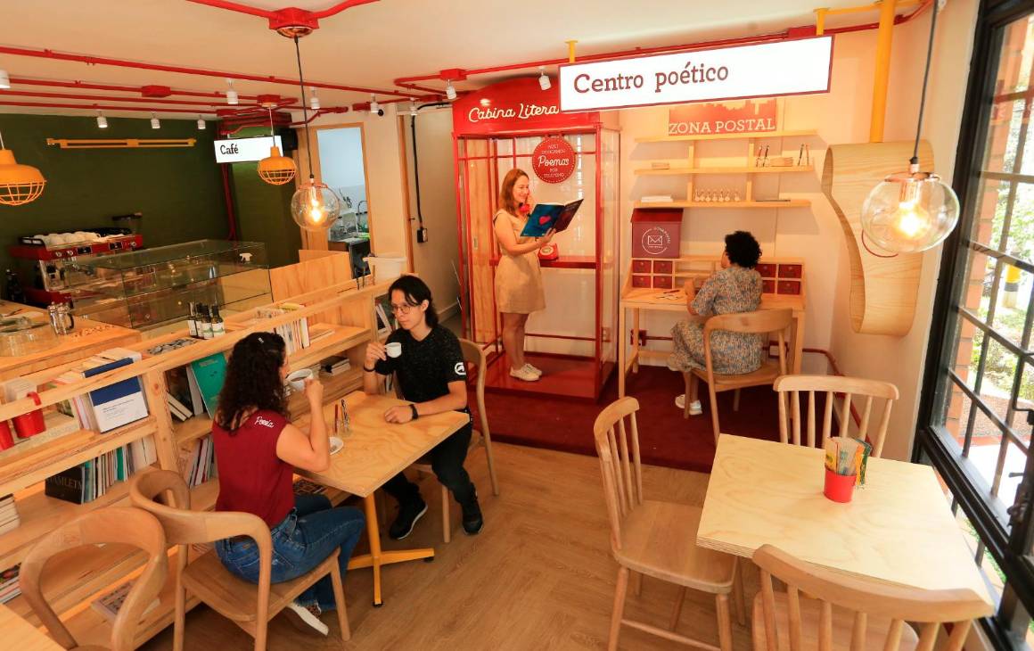 Es un lugar que además tendrá café, un espacio para hablar de libros, de arte y pasar la tarde. Foto Esneyder Gutiérrez