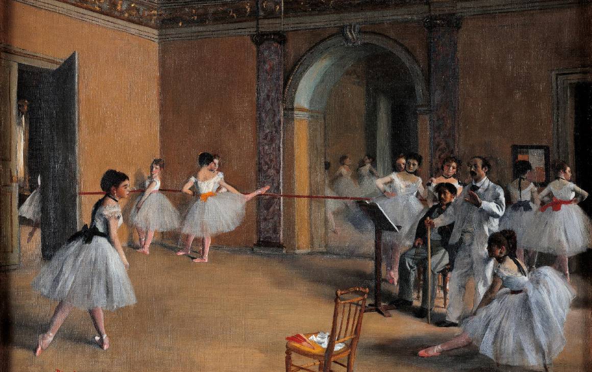 En la imagen, The dance Foyer at the Opera on the rue Le Peletier, de Edgar Degas, pintado en 1872. Su obra es un estudio del movimiento corporal y de la atmósfera del Foyer de Danse: el lugar en que las bailarinas pasaban las horas fuera de escena. Foto: Getty Images