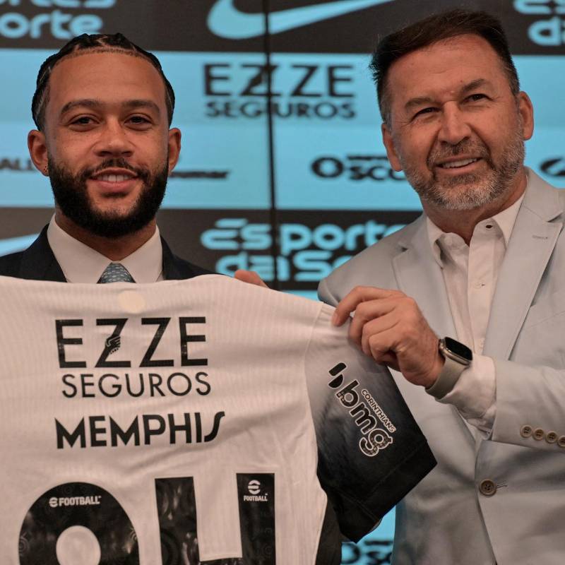 Memphis depay en su presentación oficial con Corinthians. FOTO: AFP