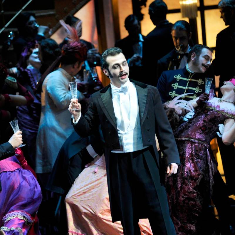 El cantante de ópera Juan Fernando Gutiérrez durante una de sus presentaciones en un teatro de la ciudad alemana de Munich. FOTO Cortesía