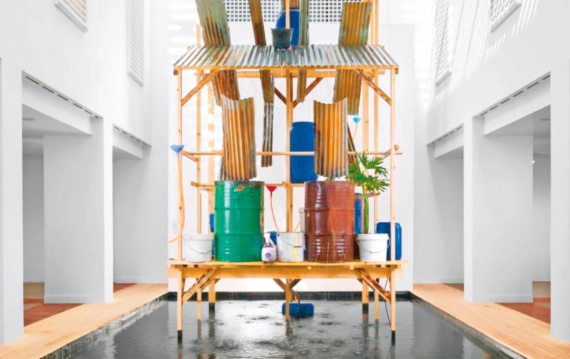 El trabajo artístico de Daniel Otero Torres explora la escultura, la instalación, la cerámica, la pintura y el dibujo.