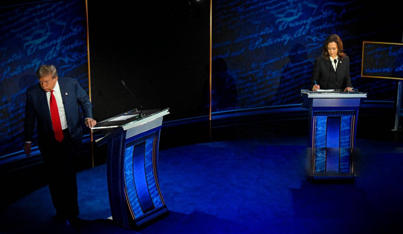No hubo despedidas, ni choque de manos como en el inicio del debate, Trump fue el primero en salir del escenario, seguido por Kamala Harris. Foto: GETTY
