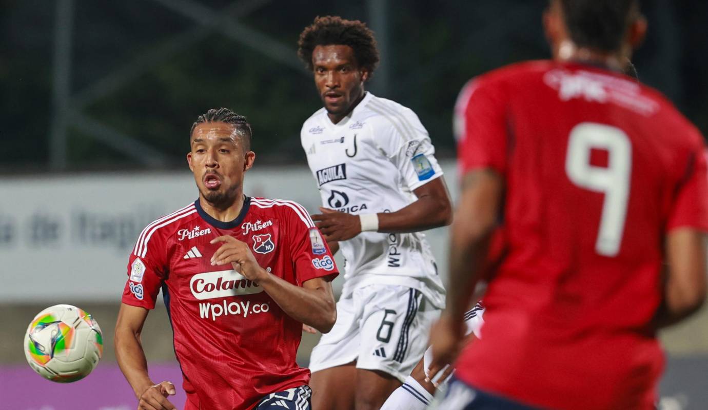 La nota preocupante para el cuadro rojo fue la lección del defensa central uruguayo Joaquín Várela y Diego Moreno. Foto: Manuel Saldarriaga Quintero.