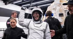 Las dos ingenieras de la tripulación Polaris Dawn se convirtieron en las mujeres que viajaron a más distancia de la Tierra. FOTO: SPACEX