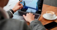 Durante más de una década se han publicado cientos de artículos pronosticando el fin de las criptomonedas. Sin embargo, el sector resurge a pesar de sus periódicas crisis. 