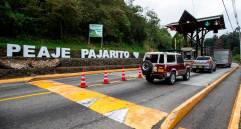 Con los recursos recolectados del peaje Pajarito por la concesión Vía Láctea se avanza en la reparación del corredor. FOTO Julio César Herrera 