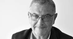 El Nobel de Física Serge Haroche cuenta en su libro La luz revelada: Del telescopio de Galileo a la extrañeza cuántica, el papel que ha jugado la luz en la comprensión científica a lo largo del tiempo. Foto: cortesía Hay Festival-Odile Jacob.