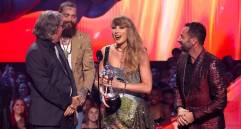 La colaboración de Swift con Post Malone en Fortnight se llevó el premio a Vídeo del Año. FOTO GETTY