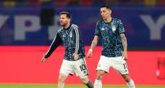 En la imagen aparecen Lionel Messi y Ángel Di María, dos referentes que no estarán con Argentina en la próxima fecha de las Eliminatorias, en las que enfrentarán a Chile y a Colombia. FOTO getty