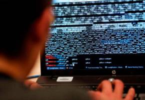 Por este caso, la Fiscalía de Colombia investiga la suouesta compra ilegal del software Pegasus. FOTO AFP