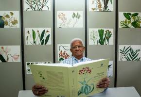 Ramiro Fonnegra es biólogo de la Universidad de Antioquia y doctor en Botánica de la Universidad de Sao Paulo. Foto Jaime Pérez