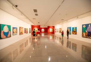 Hasta marzo de este año se puede visitar la exposición Estridencia / Emanaciones, un recorrido en homenaje al centenario del natalicio de la artista Dora Ramírez. Foto: Carlos Velásquez.