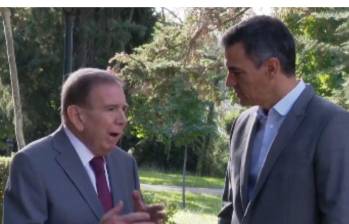 El opositor venezolano Edmundo González y el presidente español Pedro Sánchez se reunieron en el palacio de Moncloa, sede de la presidencia de España. FOTO: CAPTURA DE VIDEO X DE PEDRO SÁNCHEZ (@SANCHEZCASTEJON)