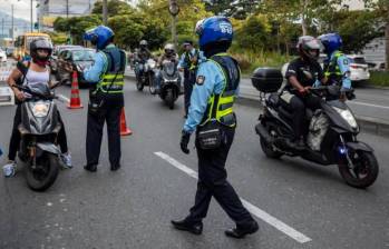 Recuerde que el sistema de cámaras de Medellín es implacable para cazar infractores. FOTO: EL COLOMBIANO