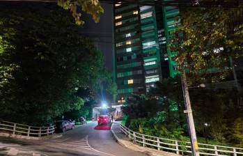 En este edificio de El Poblado fue hallado en su apartamento el ciudadano israelí. FOTO: SANTIAGO OLIVARES TOBÓN