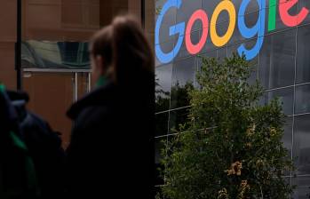 Apple y Google deberán pagar multimillonaria multas por perder luchas judiciales. FOTO Getty. 