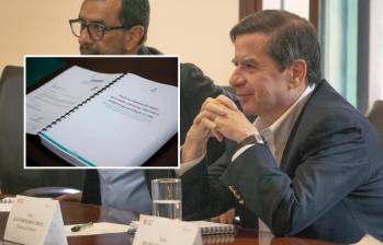 El ministro del Interior, Juan Fernando Cristo, se pronunció ante los reclamos por la situación de la radicación de la reforma a la salud en el país. FOTO: CUENTA DE X @CristoBustos Y MIN SALUD