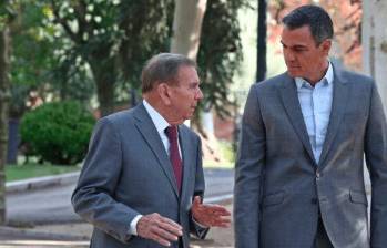 Edmundo González junto a Pedro Sánchez, presidente del Gobierno Español. FOTO COMANDO CON VENEZUELA 