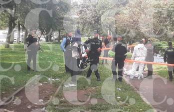 Imagen de uno de los rescates de cuerpos realizados en la mañana de este viernes. FOTO CORTESÍA