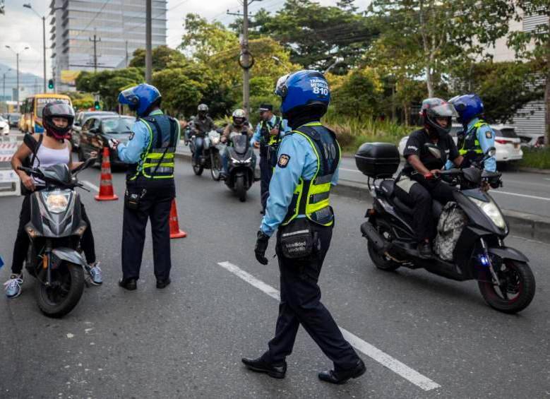 Recuerde que el sistema de cámaras de Medellín es implacable para cazar infractores. FOTO: EL COLOMBIANO