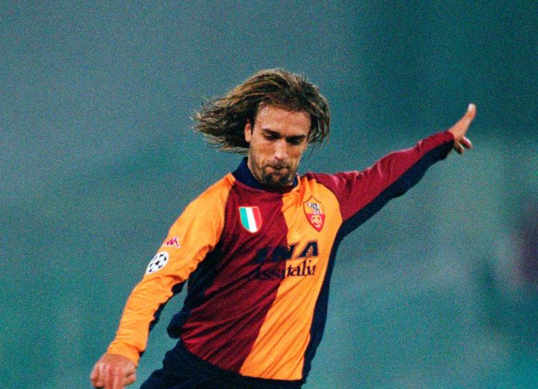 Batistuta dijo en una entrevista que después de 17 años de carrera y varias lesiones empezó a sufrir dolores insoportables en las piernas. Foto: Getty