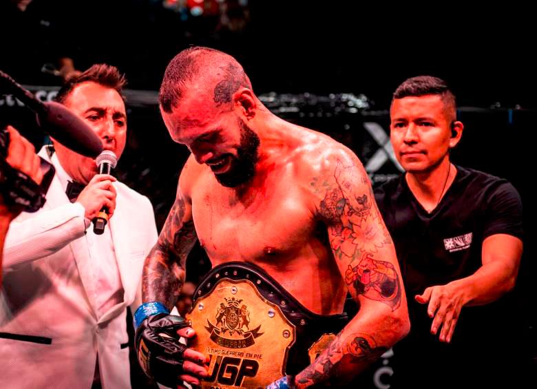 Sebastián Piedrahíta también fue campeón en UGP (Último Guerrero en Pie), otra de las grandes empresas de artes marciales mixtas de Colombia. FOTO CORTESÍA