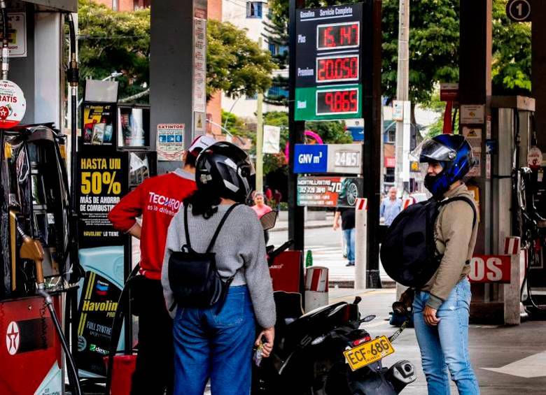 La reforma tributaria del Gobierno Petro supone un incremento para la gasolina. FOTO JAIME PÉREZ. 