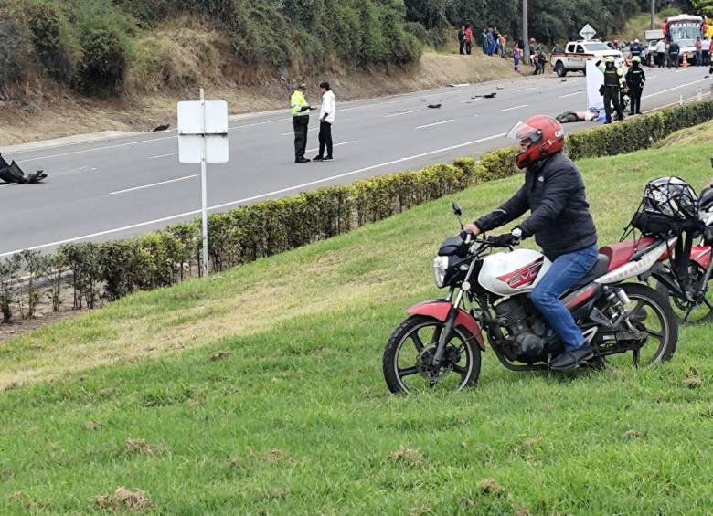 El accidente generó tráfico vehícular en la vía Bogotá-Tunja. FOTO: X @PasaenBogotá