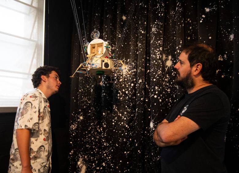 La exposición Las Tripulantes hace parte del proyecto Misión ELENA I de la fotografa Juliana Gómez Quijano. Foto Esneyder Gutiérrez.