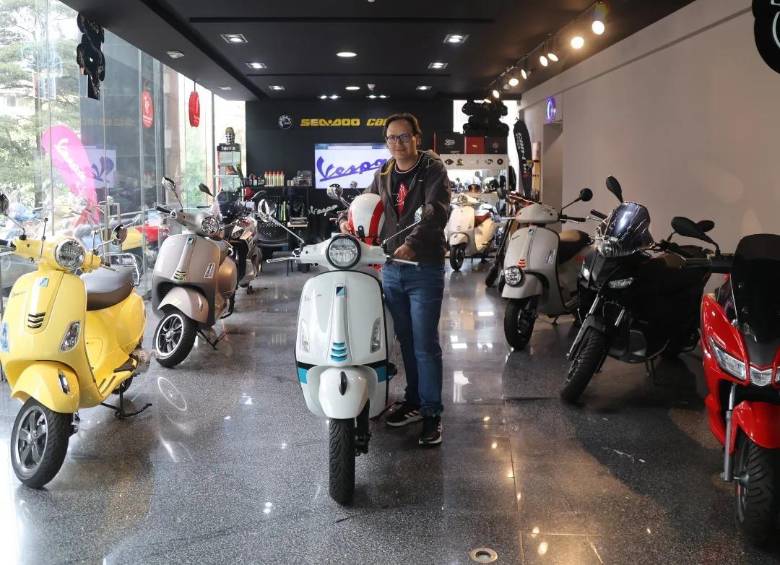 Después del exitoso estreno en 1946, la Vespa llegó a Colombia en 1955 y, para 1963, ya existía el primer Club Vespa del país. FOTO: La República.