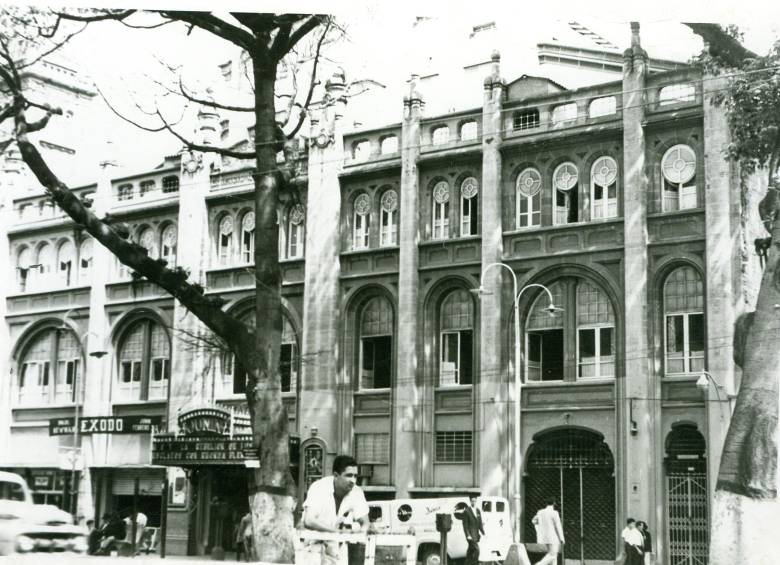 Fachada del Teatro Junín en 1962 Foto: El Colombiano (Archivo El Colombiano-escaneada).