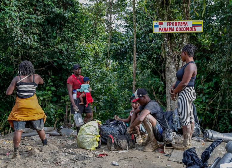 De acuerdo con HRW, ciudadanos venezolanos, haitianos y ecuatorianos, así como personas procedentes de países de Asia y África, han sufrido graves abusos en su tránsito por el Tapón del Darién. FOTO: Manuel Saldarriaga