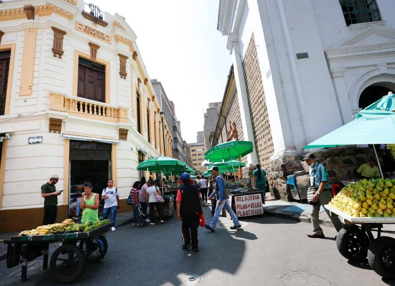 Las calles de Medellín adquieren otro sentido en las páginas de los libros