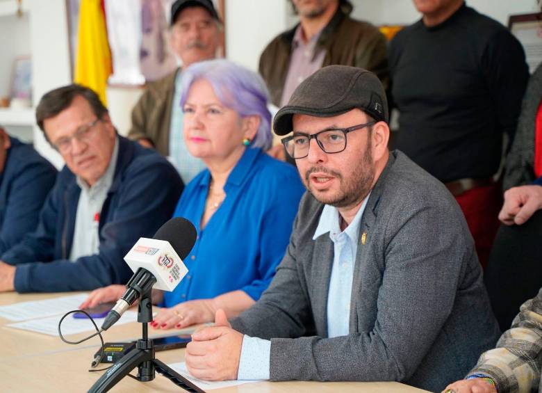 Entre otros movimientos, la asamblea cuenta con la participación de congresistas del Pacto Histórico y la Central Unitaria de Trabajadores (CUT). FOTO: @BecerraGabo