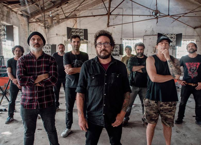 La Vela Puerca fue fundada en 1995 y está integrada por Sebastián Teysera (voz), Nicolás Mandril Lieutier (bajo), Sebastián Cebreiro (voz), José Pepe Canedo (batería), Rafael Di Bello (guitarra), Santiago Butler (guitarra), Carlos Coli Quijano (saxo), Alejandro Piccone (trompeta) y Diego Méndez (teclados). FOTOS Cortesía y Manuel Saldarriaga 
