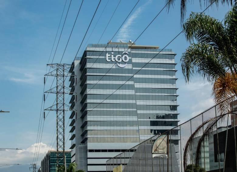 Entre enero y junio Tigo sumó ingresos por $2,6 billones. FOTO Camilo Suárez