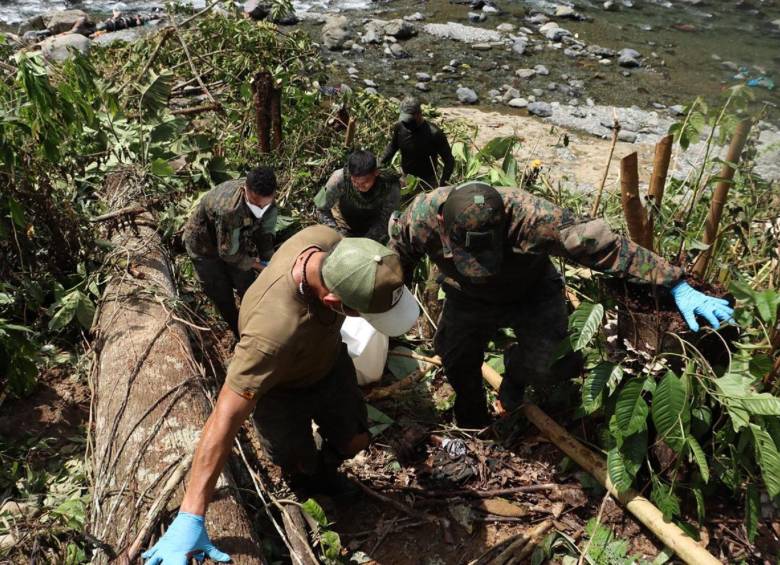 Rescate de fallecido en el tapón del Darién. Foto: Ministerio Público de Panamá