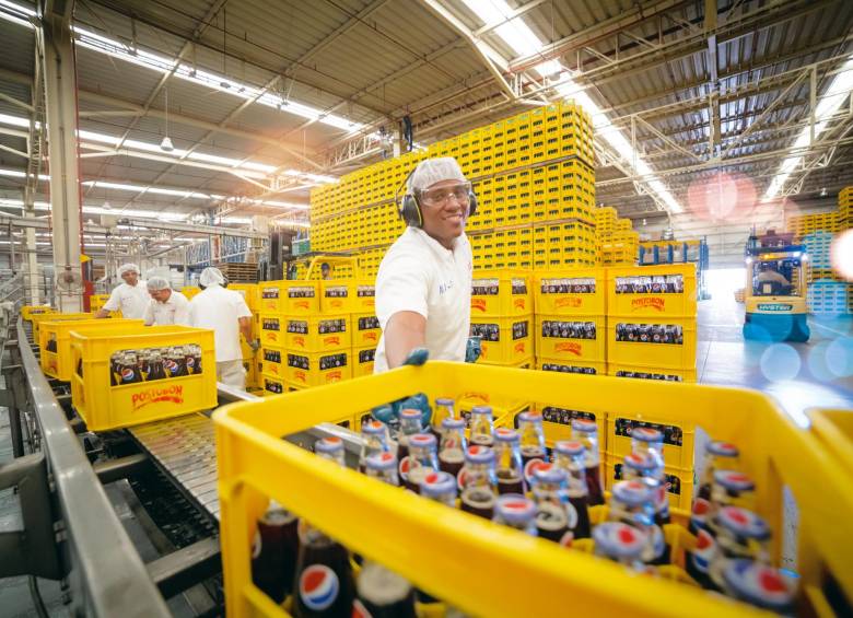 La compañía se propuso este 2023 asegurar el reciclaje del 50% de los materiales de envases y empaques que pongan en el mercado. FOTOS cortesía