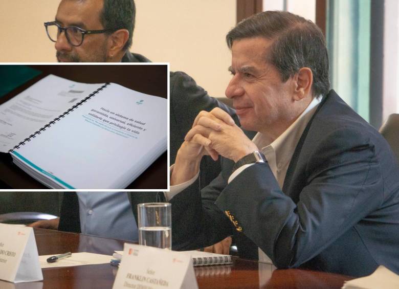 El ministro del Interior, Juan Fernando Cristo, se pronunció ante los reclamos por la situación de la radicación de la reforma a la salud en el país. FOTO: CUENTA DE X @CristoBustos Y MIN SALUD