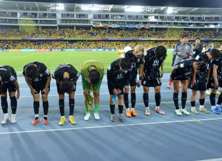 Jugadoras de Corea del Sur agradecieron al público y a sus rivales colombianas. Foto: Getty Images