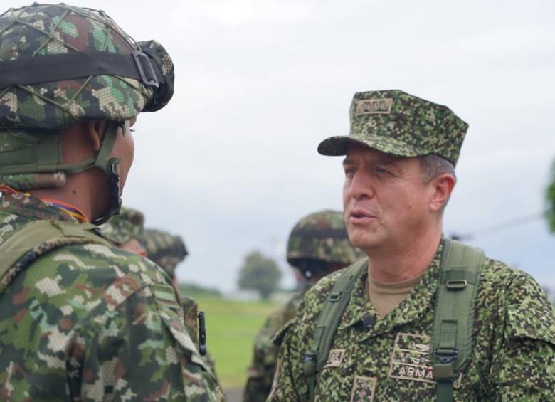 El bogotano Francisco Cubides se convirtió en el cuarto comandante general de las Fuerzas Militares proveniente de la Armada Nacional. Su principal reto es restablecer el orden público en el suroccidente. FOTO cortesía FF MM