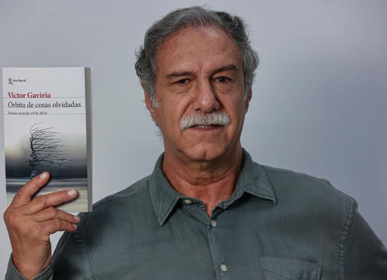 A lo largo de su trayectoria vital, Víctor Gaviria ha cultivado la poesía y el cine como formas de expresión de su visión del mundo y de la sociedad. Acaba de publicar un libro que reúne sus poemas. FOTO manuel saldarriaga