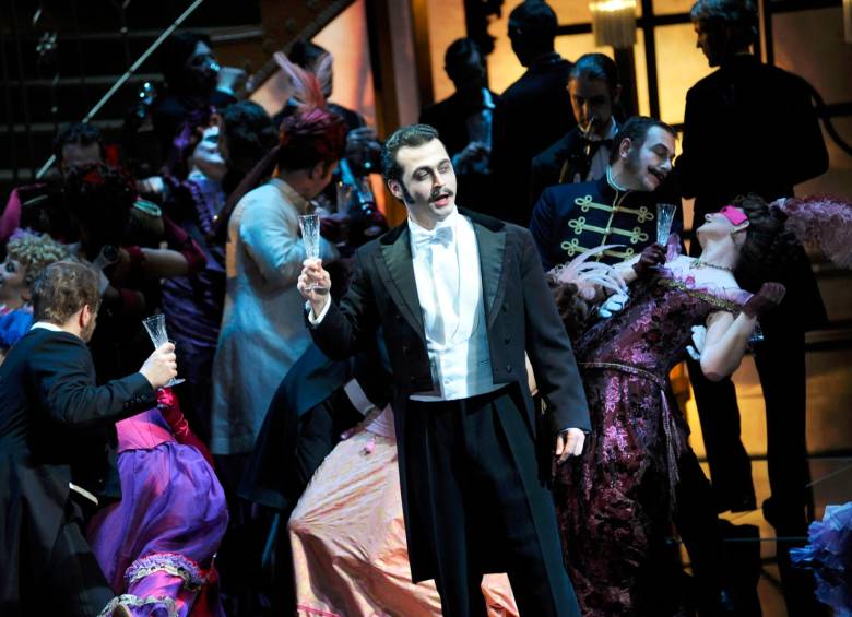 El cantante de ópera Juan Fernando Gutiérrez durante una de sus presentaciones en un teatro de la ciudad alemana de Munich. FOTO Cortesía