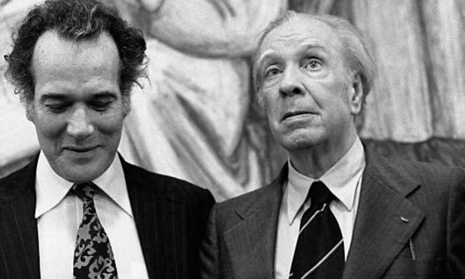 Manuel Mejía Vallejo con Jorge Luis Borges, cuando el argentino vino de visita a Medellín. Foto: Jairo Osorio.