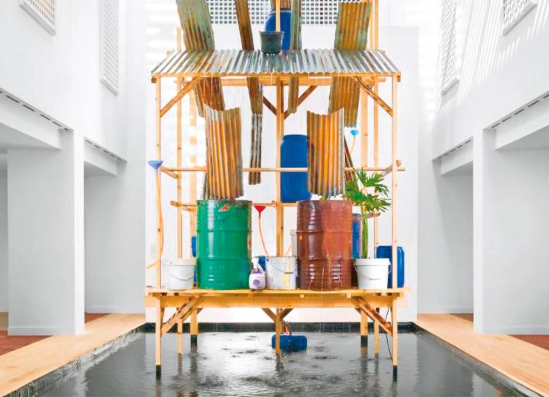 El trabajo artístico de Daniel Otero Torres explora la escultura, la instalación, la cerámica, la pintura y el dibujo.