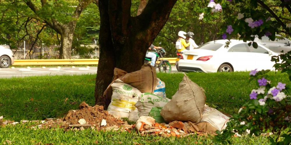 La disposición incorrecta de RCD deteriora el medioambiente, causa problemas de orden público y afecta la salud de las personas.